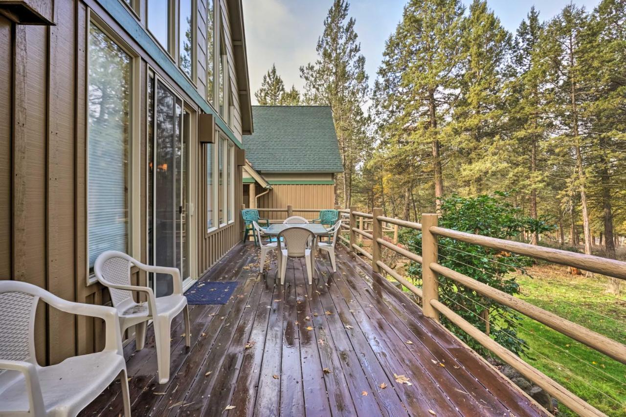 Chalet At Running Y Resort With Wraparound Deck! Klamath Falls Kültér fotó